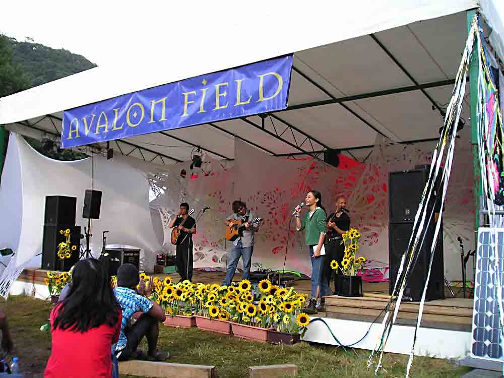 
    Fuji Rock Festival - Avalon Stage - Naeba, JP
  , 
    July 27th, 2003
  