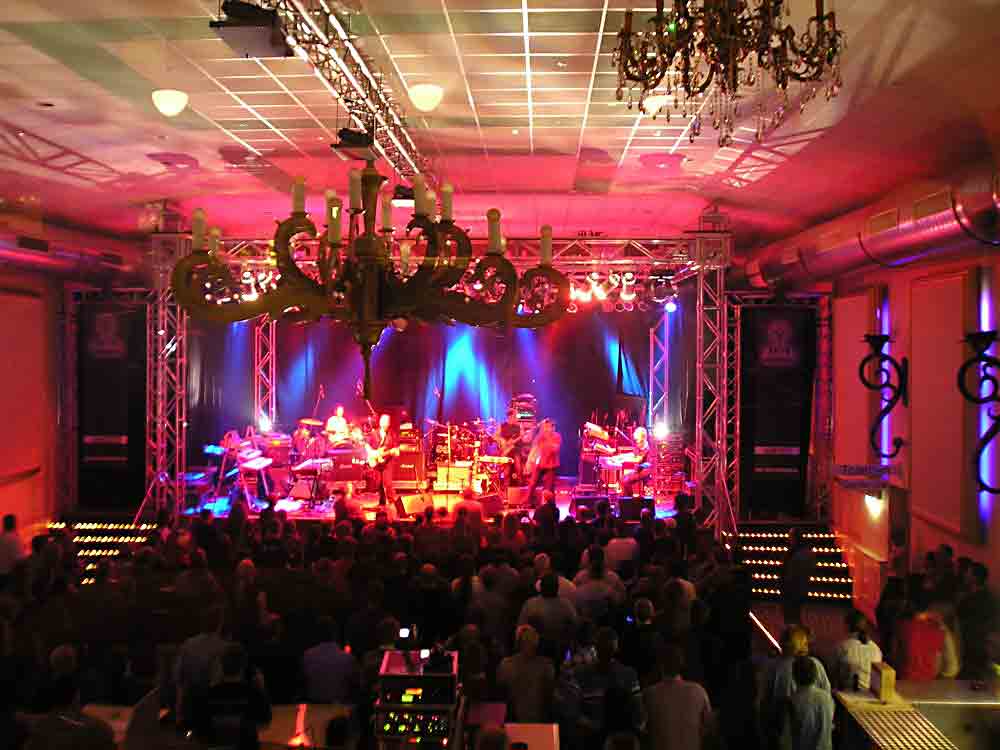 
    Capitol Club - Paderborn, DE
  , 
    October 13th, 2003
  